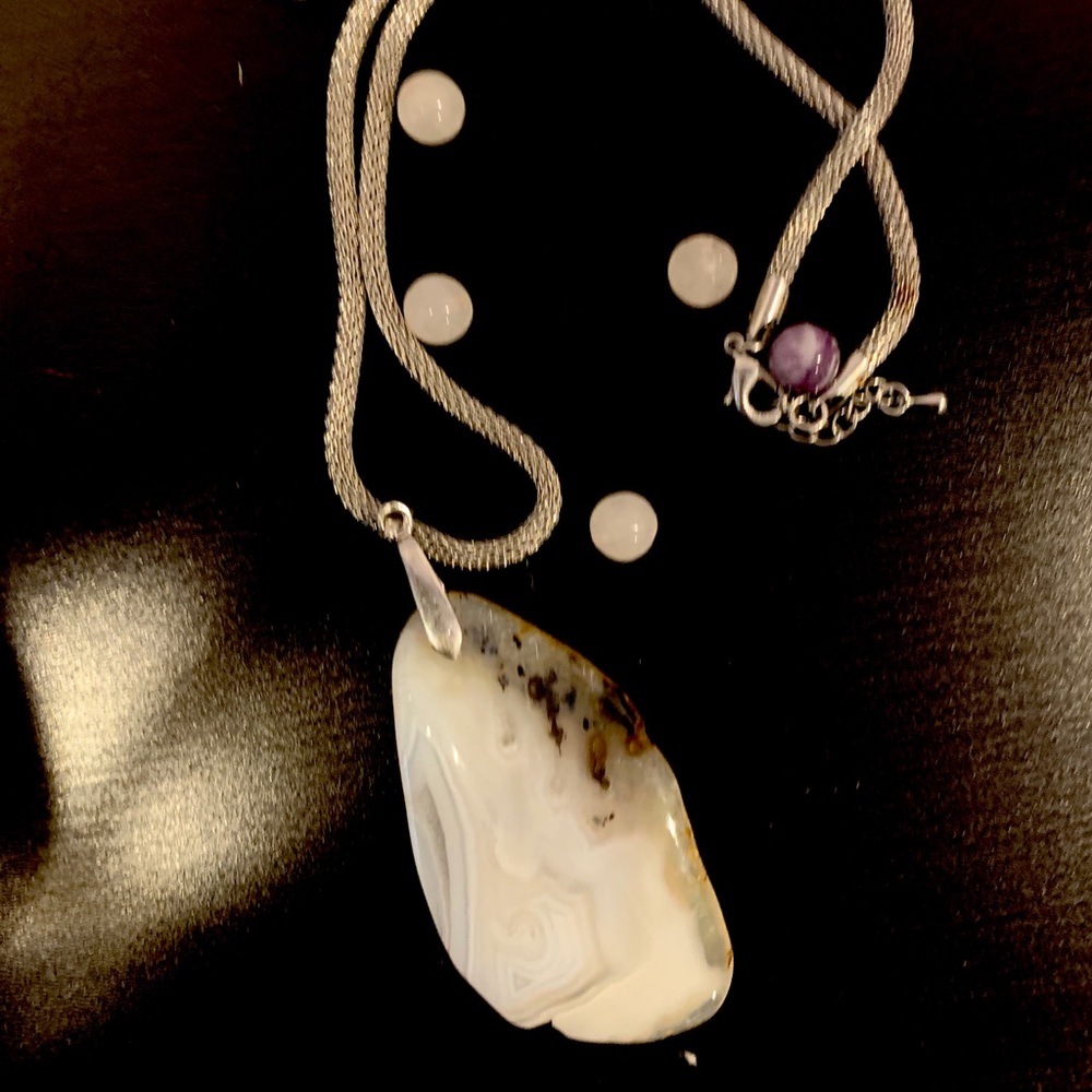 Stunning marble pendant necklace